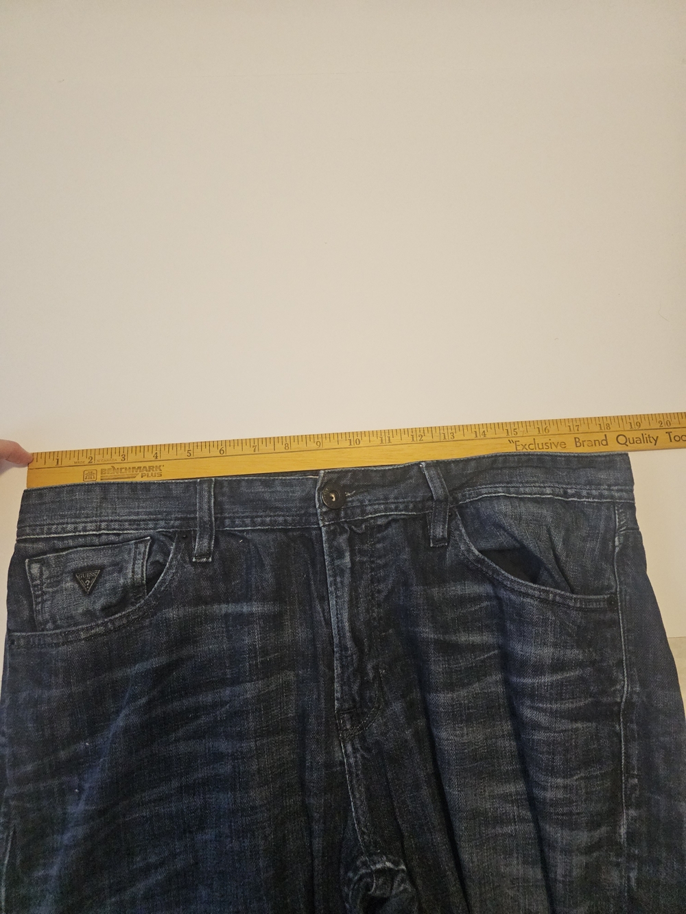 Guess Men's Desmond Relaxed Straight Jeans in Dark Blue Wash Sz 36 - Picture 6 of 16
